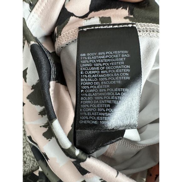 The North Face Pants Womens Small Pink Camo FlashDry Leggings Capri NF0A3F3V - Picture 9 of 14